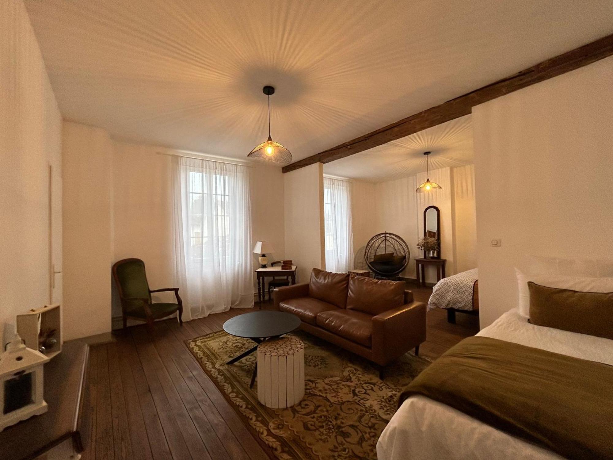 Un Petit Chateau Lauzun Exteriér fotografie